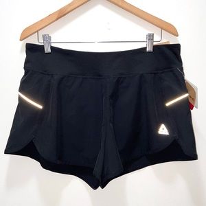 Reebok Slim Training lined black shorts Large NWT